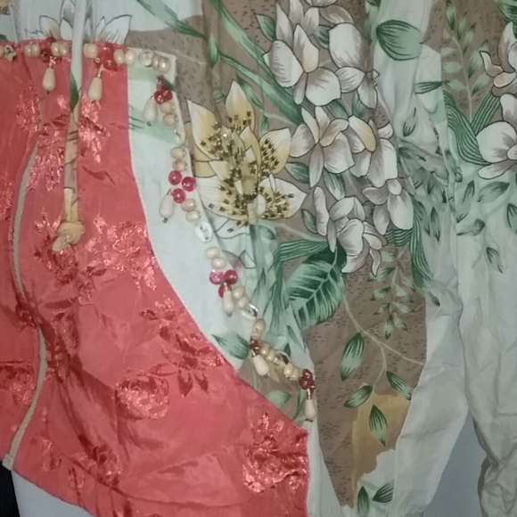 Vanity Collection hooded blouse - Picture 3 of 15